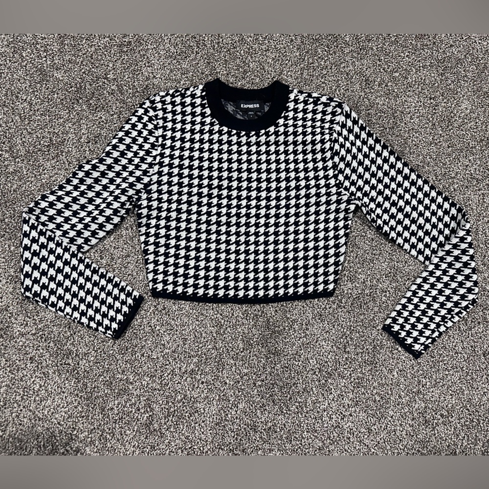 Express Black & White Houndstooth Knit Sweater Size Small